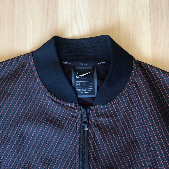 Nike Tech Pack Lightweight Bomber - Picture 3 of 3